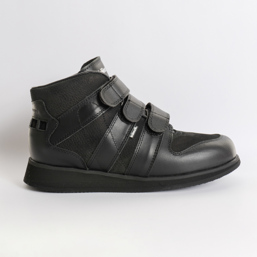 Country Protect sch&#252;tzt das instabile Sprunggelenk vor Umknicken und unterst&#252;tz bei unsicherem Gang. Schuh mit Klettverschluss und Umknickschutz.