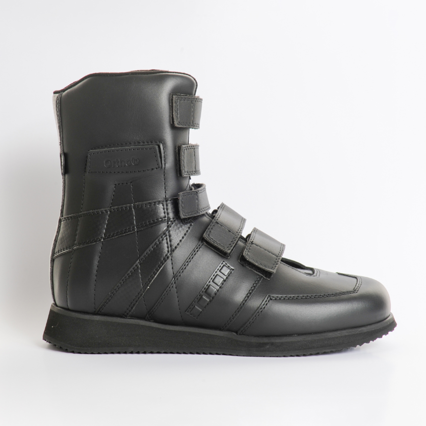 Ortho Klett unterst&#252;tzt Therapie und Rehabilitation bei akuten und chronischen Verletzungen am Sprunggelenk. Stabilschuh mit Klettverschl&#252;ssen