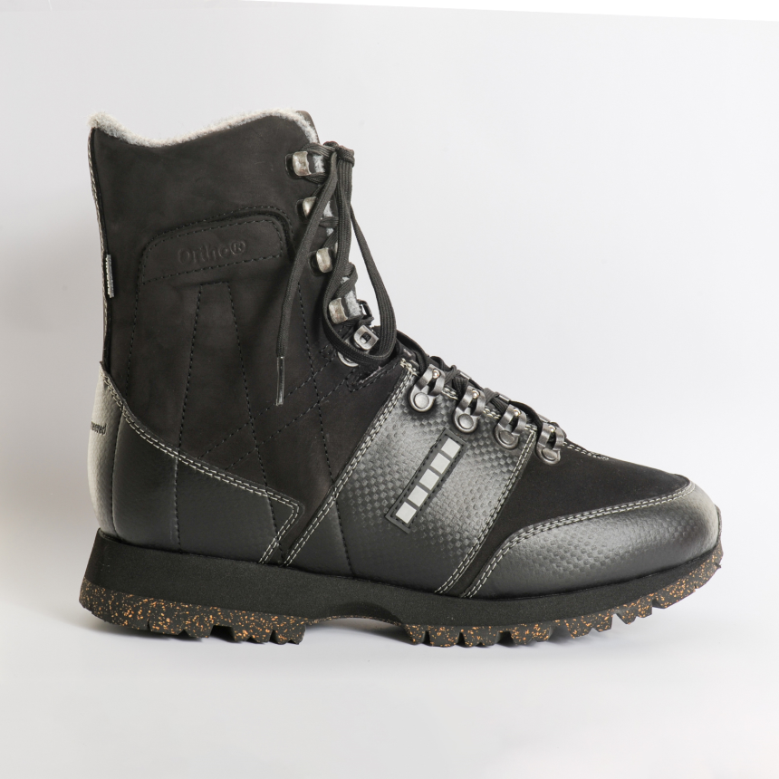 Ortho Eskimo unterst&#252;tzt Therapie und Rehabilitation bei akuten und chronischen Verletzungen am Sprunggelenk. Thermogef&#252;tterter Stabilschuh mit rutschfester Profilsohle