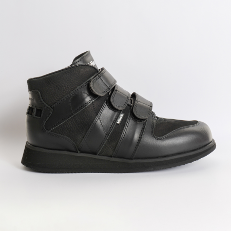 Country Protect schützt das instabile Sprunggelenk vor Umknicken und unterstütz bei unsicherem Gang. Schuh mit Klettverschluss und Umknickschutz.