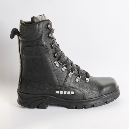 Safe3O unterstützt Therapie bei akuten und chronischen Verletzungen am Sprunggelenk. S3 zertifizierter Arbeits-Stabilschuh mit Stahlkappe und durchtrittsicherer Sohle