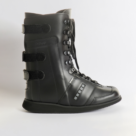 Ortho Rehab Total unterstützt Therapie bei konservativer oder post-operativer Behandlung von Achillessehnenrissen. Stabilschuh für Achillessehne. Spitzfuss - Stellung