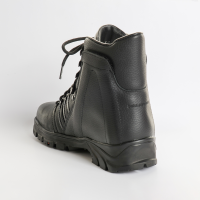 Rocky unterst&#252;tzt Therapie und Rehabilitation bei akuten und chronischen Verletzungen am Sprunggelenk. Strapazierf&#228;higer Arbeits-Stabilschuh mit Stahlkappe