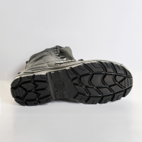 Safe3O Max unterst&#252;tzt bei akuten und chronischen Verletzungen am Sprunggelenk. S3 zertifizierter Arbeits-Stabilschuh mit Stahlkappe und durchtrittsicherer Sohle in Breit