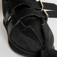 Ortho Open unterst&#252;tzt Therapie bei akuten und chronischen Verletzungen am Sprunggelenk. Stabilschuh mit Klettverschl&#252;ssen und vollst&#228;ndiger &#214;ffnung m&#246;glich 