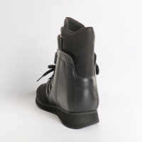 Ortho Rehab 3 unterst&#252;tzt Therapie und Rehabilitation bei akuten und chronischen Verletzungen am Sprunggelenk. Stabilschuh, seitlich zus&#228;tzlich verst&#228;rkt mit Klettverschluss