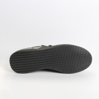 Der Open Light unterst&#252;tzt Therapie und Rehabilitation bei akuten und chronischen Verletzungen am Fuss. Niedriger Spezialschuh, vollst&#228;ndige &#214;ffnung m&#246;glich