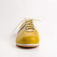 Sneaker Citrin im sommerlichen Gelb. Der sportlich - elegante Schuh mit weissen K&#252;nzli-Streifen f&#252;r l&#228;ssige Freizeitlooks aus Leder. Edelsneaker